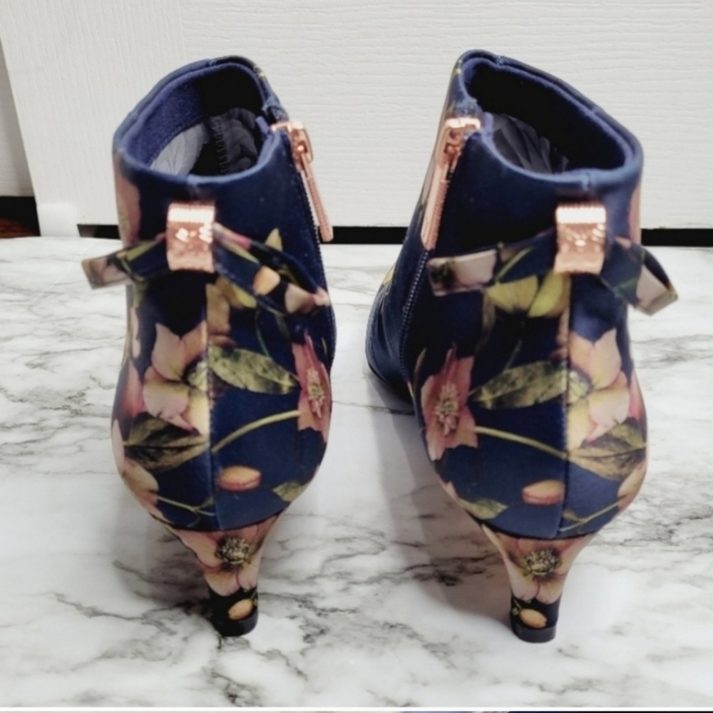 Ted Baker London Amaedip Floral Kitten Heel Booties size 8 / 38.5 - Picture 5 of 8